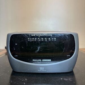 Philips Magnavox AJ3490 Weatherband Clock Radio Dual Alarm Clock - Vintage